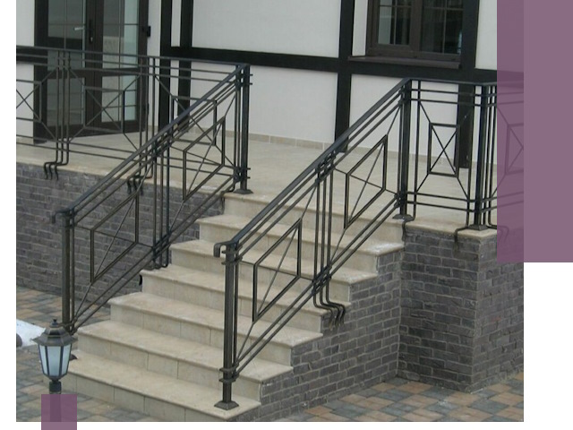 Перила для крыльца в Лесосибирске — монтаж, изготовление и установка